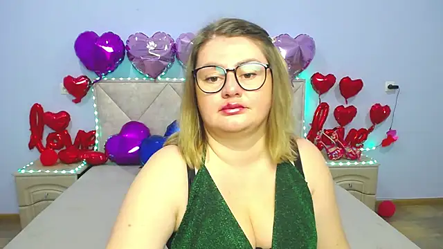 Snapshot of ZannaDreil chatting on February 26, 7:05 pm ZannaDreil online show from February 26, 7:05 pm