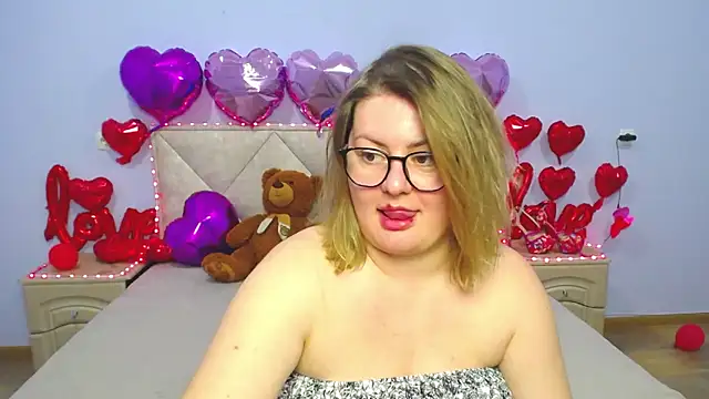 Snapshot of ZannaDreil chatting on February 28, 2:20 am ZannaDreil online show from February 28, 2:20 am