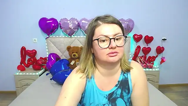 Snapshot of ZannaDreil chatting on March 4, 5:21 am ZannaDreil online show from March 4, 5:21 am