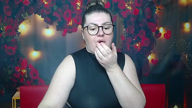 Snapshot of ZannaDreil chatting on March 8, 12:44 am ZannaDreil online show from March 8, 12:44 am