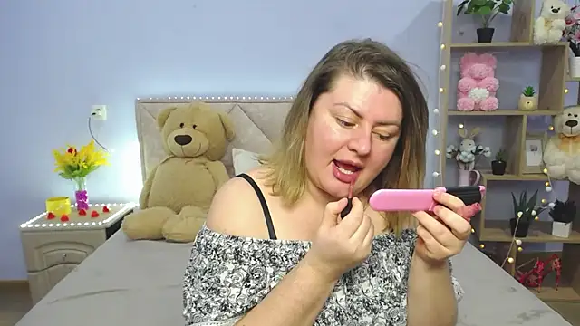 Snapshot of ZannaDreil chatting on March 12, 4:41 am ZannaDreil online show from March 12, 4:41 am