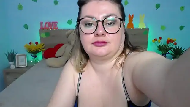 Snapshot of ZannaDreil chatting on March 16, 4:09 am ZannaDreil online show from March 16, 4:09 am