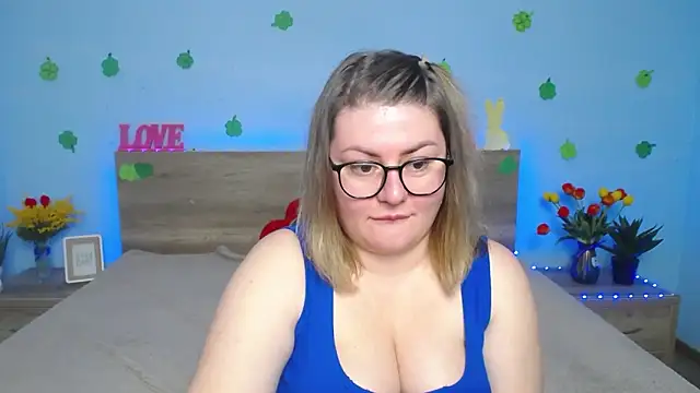 Snapshot of ZannaDreil chatting on March 22, 10:15 pm ZannaDreil online show from March 22, 10:15 pm