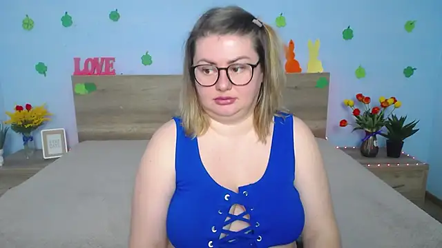 Snapshot of ZannaDreil chatting on March 23, 4:27 am ZannaDreil online show from March 23, 4:27 am