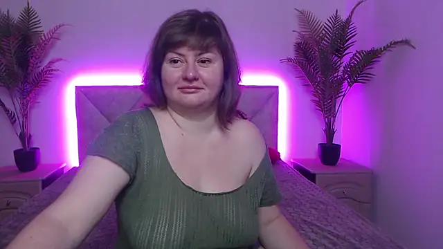 Snapshot of ZannaDreil chatting on September 18, 11:56 am ZannaDreil online show from September 18, 11:56 am