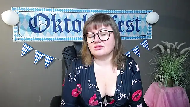 Snapshot of ZannaDreil chatting on October 10, 6:07 pm ZannaDreil online show from October 10, 6:07 pm