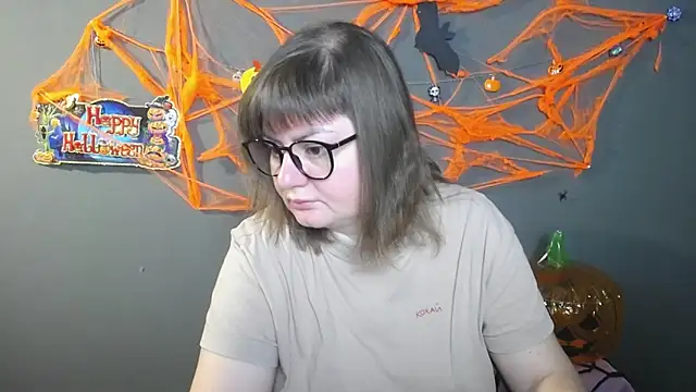 Snapshot of ZannaDreil chatting on October 13, 5:57 pm ZannaDreil online show from October 13, 5:57 pm