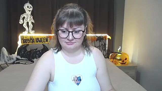 Snapshot of ZannaDreil chatting on October 17, 5:48 pm ZannaDreil online show from October 17, 5:48 pm