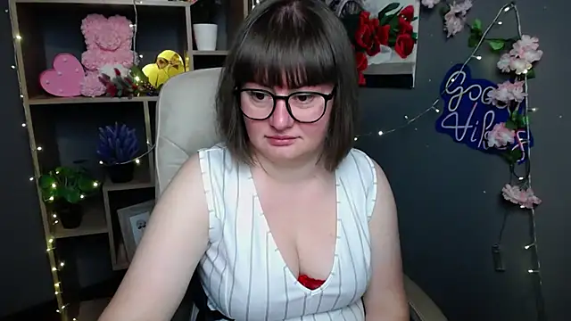 ZannaDreil online show from May 28, 6:16 pm