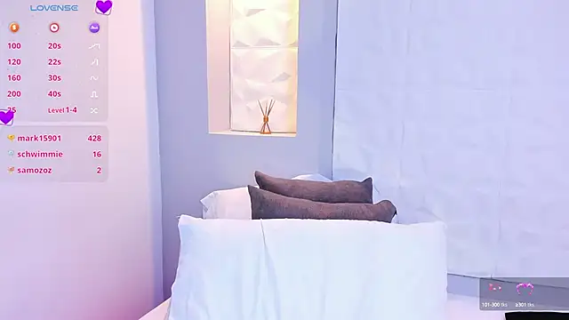 EmilyRouss  online show from February 25, 1:30 am