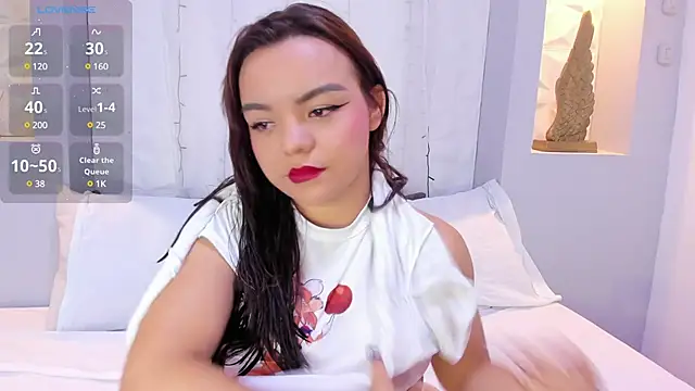 EmilyRouss  online show from March 20, 7:25 pm