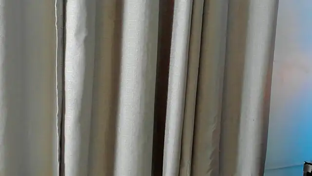 melody suarez online show from January 4, 1:42 am