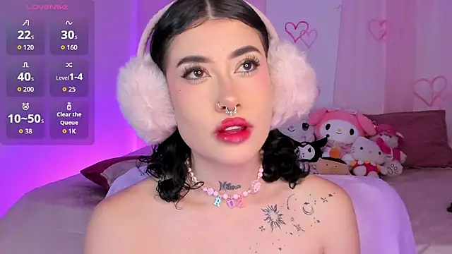 melody suarez online show from October 17, 1:31 am