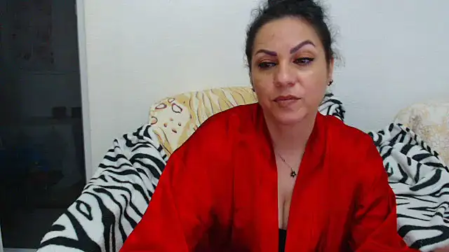 Snapshot of MissElla chatting on May 23, 11:20 pm MissElla online show from May 23, 11:20 pm