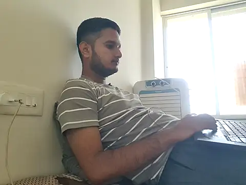 Jonrobinso online show from June 18, 4:35 am