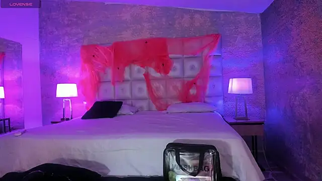 MelaniieRoux online show from October 16, 11:33 am