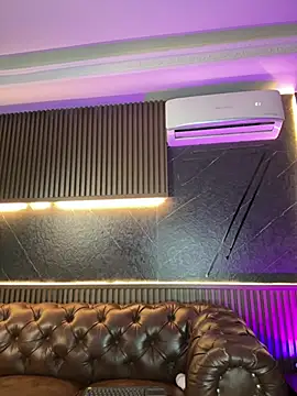 Snapshot of AaronCruz_ chatting on March 7, 1:35 am AaronCruz online show from March 7, 1:35 am