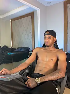 Snapshot of AaronCruz_ chatting on March 21, 10:09 am AaronCruz online show from March 21, 10:09 am