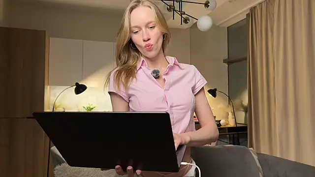 PollyAgata online show from June 30, 7:48 pm