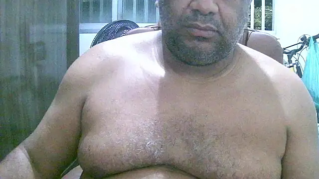 Snapshot of ulmo_br chatting on September 13, 1:05 am ulmo br online show from September 13, 1:05 am