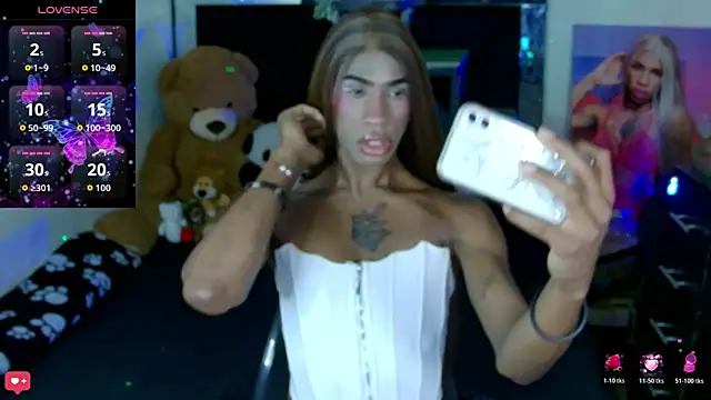 Snapshot of Kendall_Gil chatting on April 7, 2:23 am Kendall Gil online show from April 7, 2:23 am