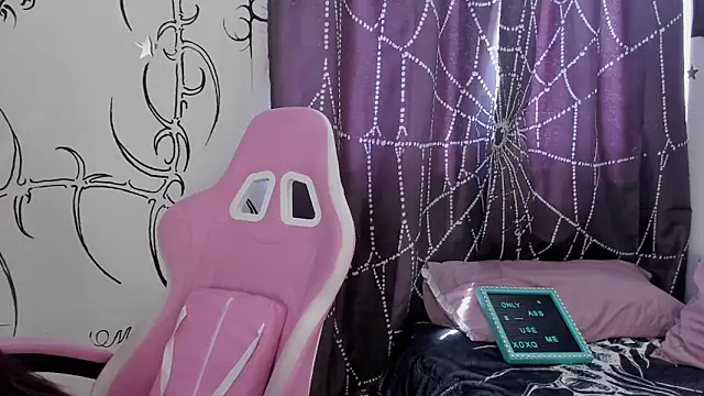 AlyRoses online show from June 19, 5:39 pm