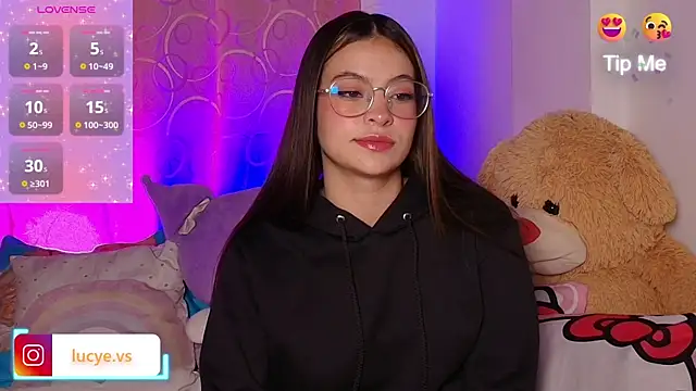 LucyEvans  online show from February 6, 4:28 am