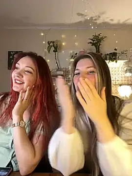 Snapshot of Annie_aww chatting on March 8, 8:14 pm Annie aww online show from March 8, 8:14 pm