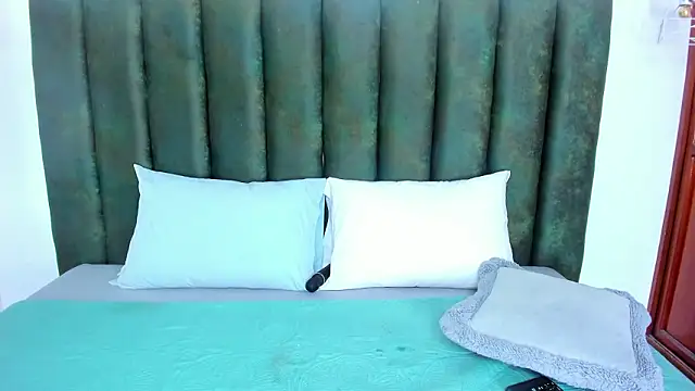 Snapshot of nahomygrey_ chatting on March 13, 7:53 pm nahomygrey online show from March 13, 7:53 pm