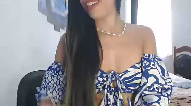 Snapshot of Blanc_Sophie chatting on January 26, 6:48 pm Blanc Sophie online show from January 26, 6:48 pm