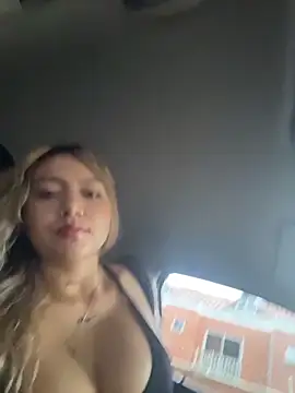 amanda-medrano1 online show from March 19, 2:54 pm