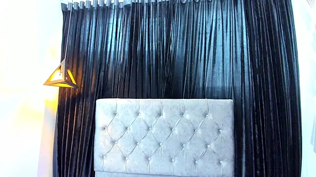 JulessCornett online show from March 4, 8:16 pm