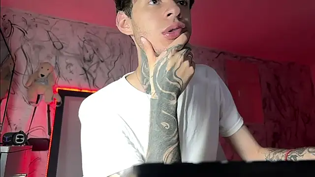 Saturno v online show from February 3, 10:00 pm