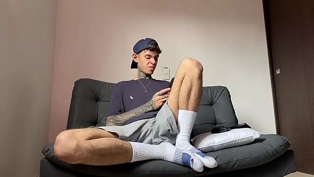 Saturno v online show from March 21, 4:18 pm