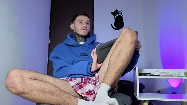 Saturno v online show from January 11, 11:15 am