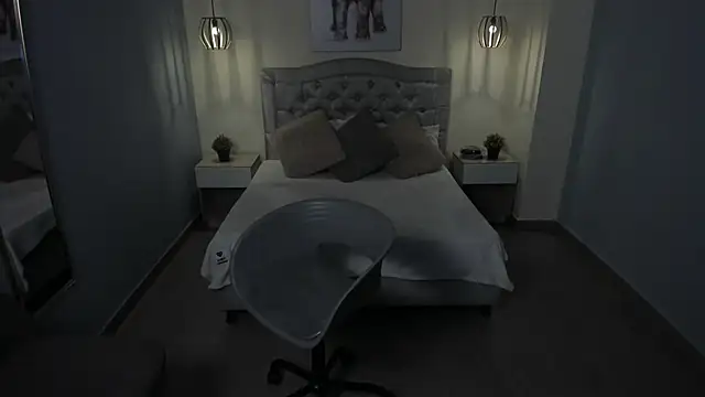 escarleth   online show from October 21, 1:56 pm