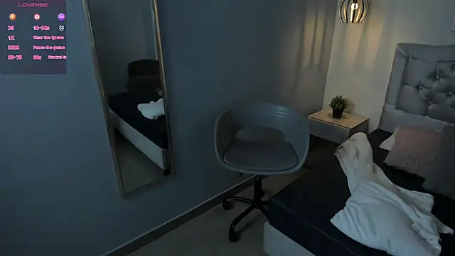 escarleth   online show from June 27, 2:23 pm