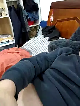 Snapshot of yjw6688 chatting on March 23, 1:04 pm yjw6688 online show from March 23, 1:04 pm