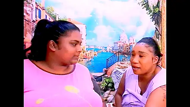 Snapshot of SexcGals chatting on May 12, 8:28 pm SexcGals online show from May 12, 8:28 pm