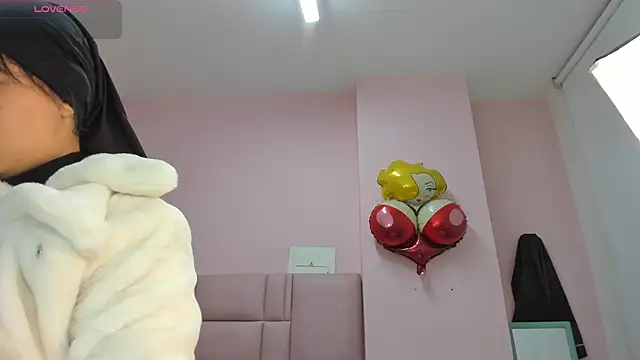 soyzarahtorres online show from September 16, 12:33 am