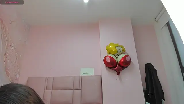 soyzarahtorres online show from September 17, 9:38 pm