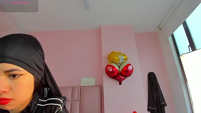 soyzarahtorres online show from September 27, 4:34 pm