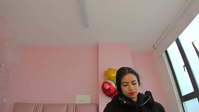 soyzarahtorres online show from October 25, 4:02 pm