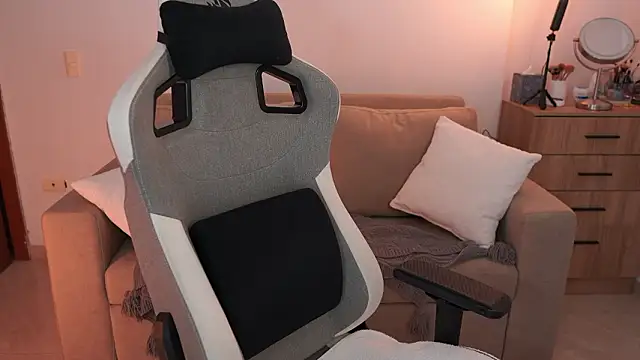 anyacutex online show from February 7, 6:55 pm