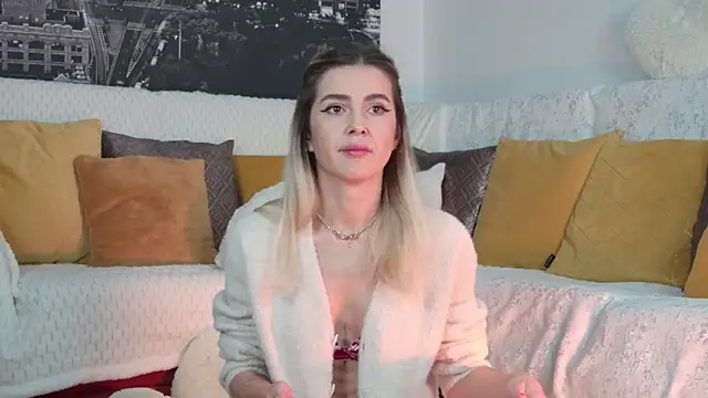 Sarah-Hart online show from December 19, 3:19 pm