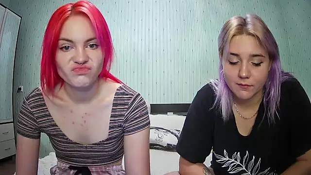 ChrisGirls online show from December 6, 1:11 pm