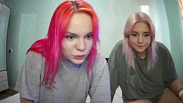 ChrisGirls online show from December 17, 12:43 pm