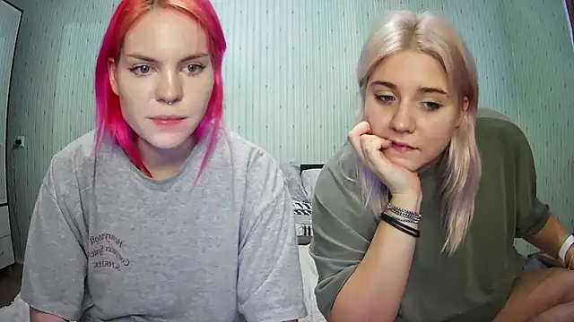 ChrisGirls online show from December 22, 1:22 pm
