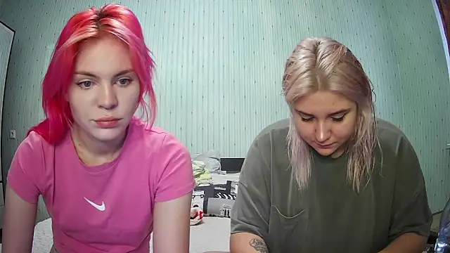 ChrisGirls online show from December 27, 8:45 am