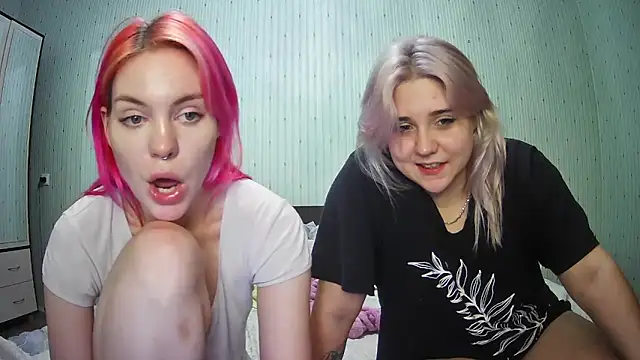 ChrisGirls online show from December 29, 4:51 pm